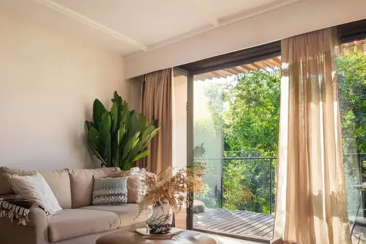 Top Linen Curtains in Dubai